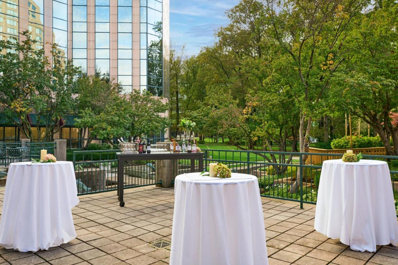 Falls Church Marriott Fairview Park Hotel Exterior photo