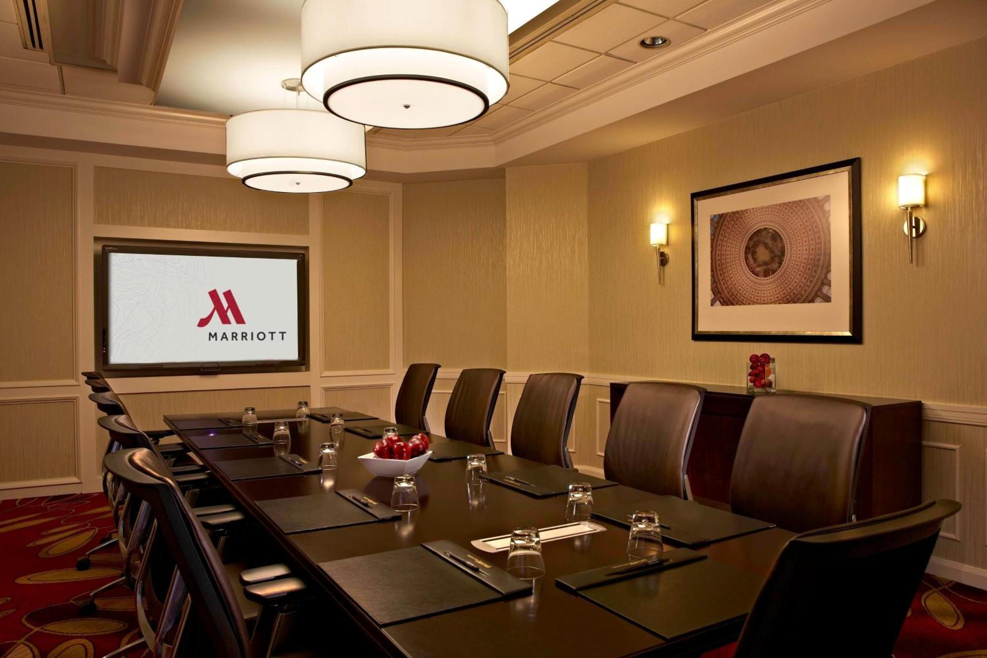 Falls Church Marriott Fairview Park Exterior photo